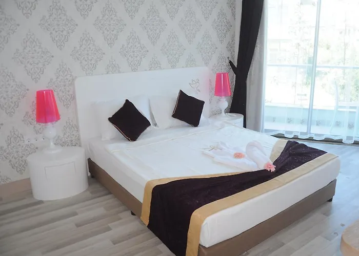 Raymar Hotel